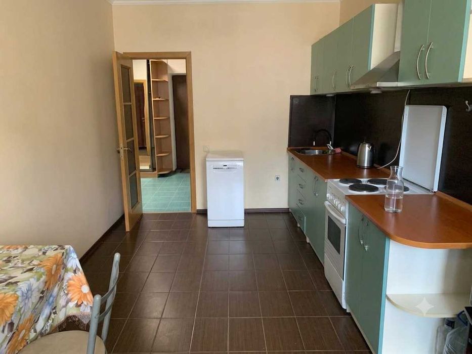 2-к. квартира 81 м² біля станції метро ВДНХ. Вул. Здановської 54А, Голосіївський р-н