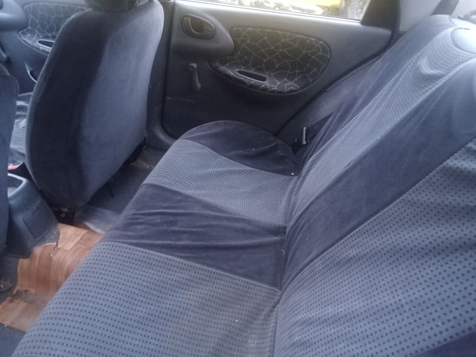 Сенс, повністю на ходу.