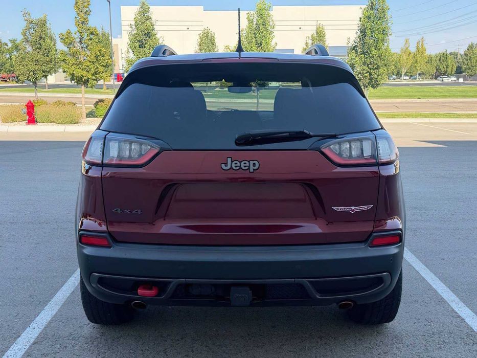 Jeep Cherokee Trailhawk      2021