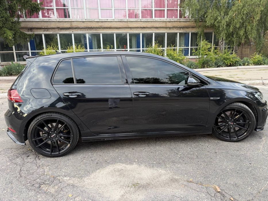 Продам Volkswagen Golf R