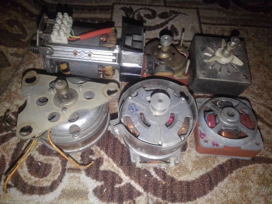 Двигатель кассетно бобинного магнитофона радиолДАГ-1 ЭДГ-2 КД-6-4-УХЛ4