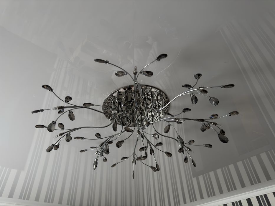 Продам люстры в отличном состоянии