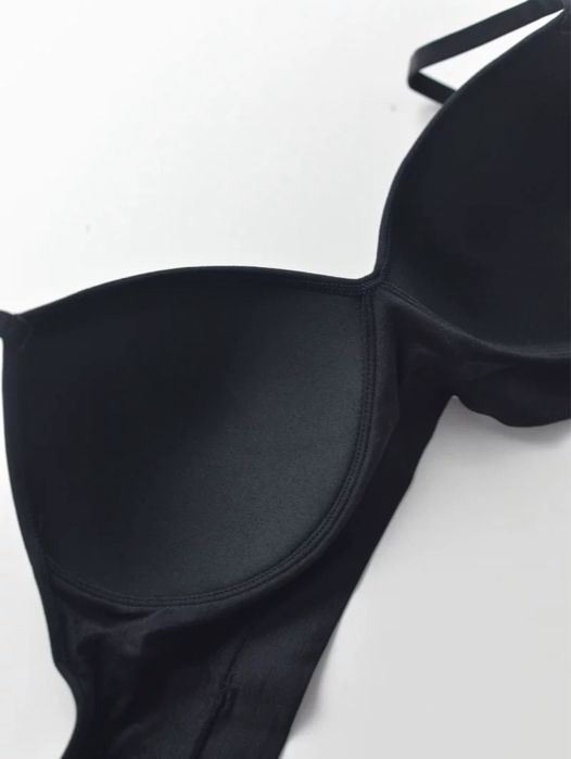 Спортивный лиф бюстгальтер топ черный фитнесс без косточек с чашками