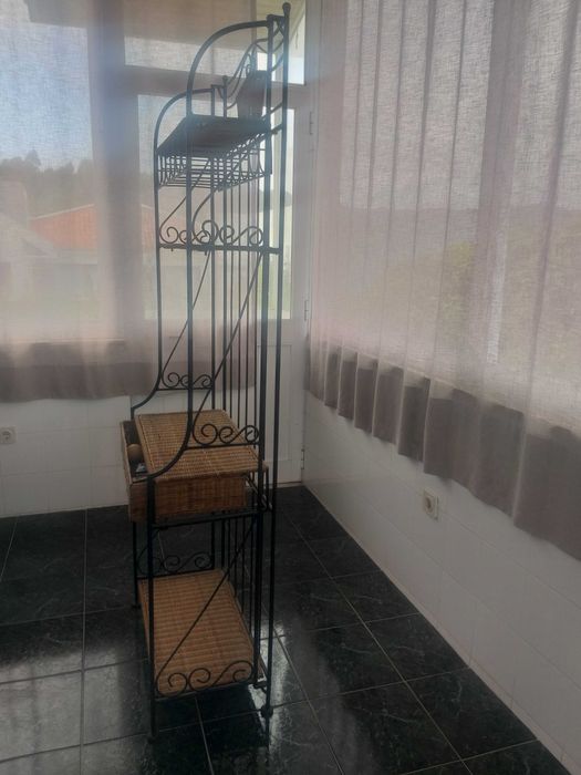 Móvel em ferro trabalhado