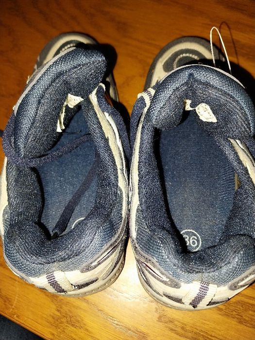 Sprzedam buty sportowe dziewczęce/damskie