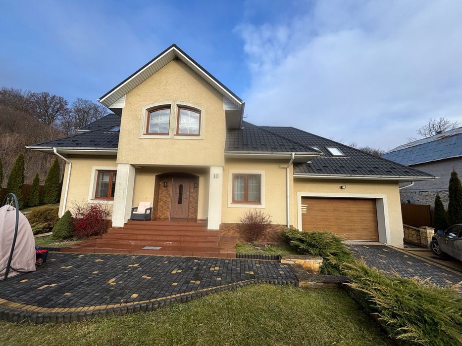 Елітний будинок Бережани. 291кв.м, 5кімнат. Сучасний ремонт.