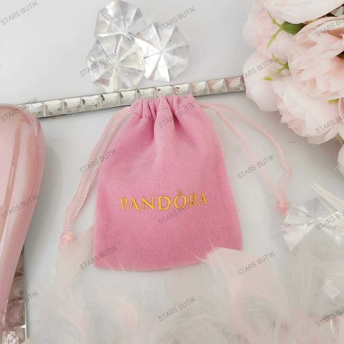 Różowy welurowy woreczek na biżuterię P*ndora cudo
