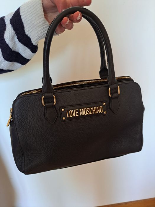 Carteira preta Love mochino em pele