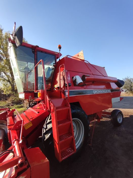 Продам комбайн Dronningborg D4500(ріпаковий стіл)