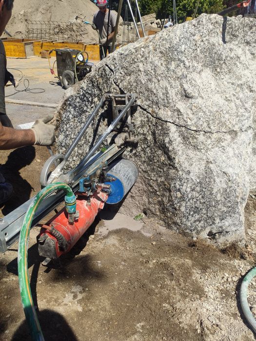 Partimos pedra com disco e carotes