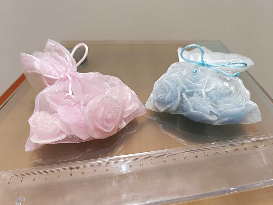 Conjunto de 2 Saquinhos com Velas em formato de Rosas - Rosas e Azuis!