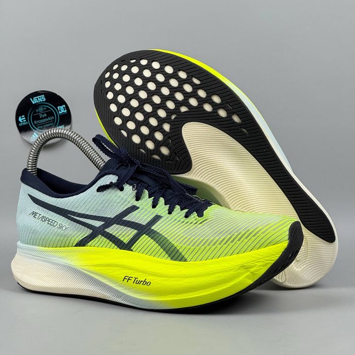 Asics Metaspeed Sky+ Кросівки спортивне взуття спортивные кроссовки для залу тренувань бігові беговая обувь трекінгові трейлові зручні легкі асикс