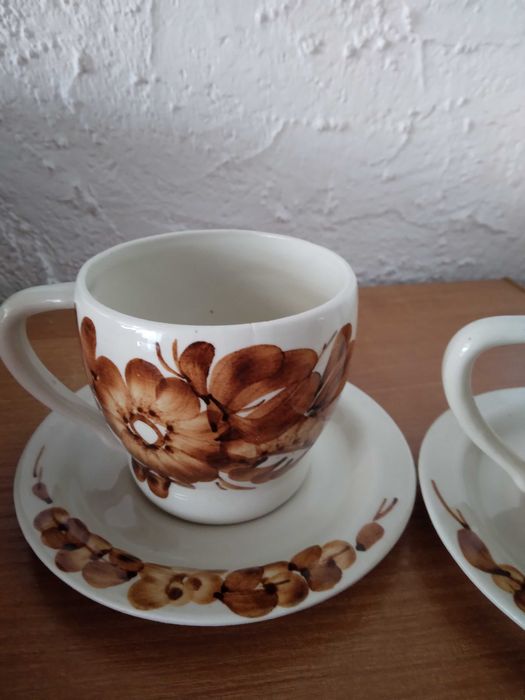 Filiżanki fajansowe