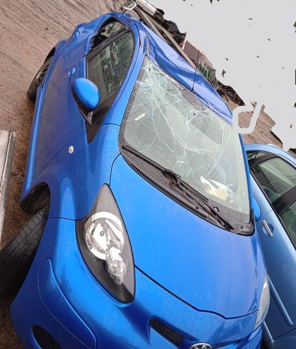 Na części Toyota Aygo Silnik Skrzynia Maska Zderzak Drzwi Klapa Szyba