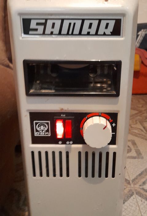 Aquecedor a óleo com rodas marca Samar - usado