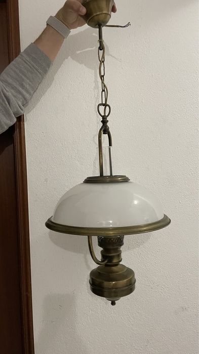Candeeiro tipo lanterna antiga