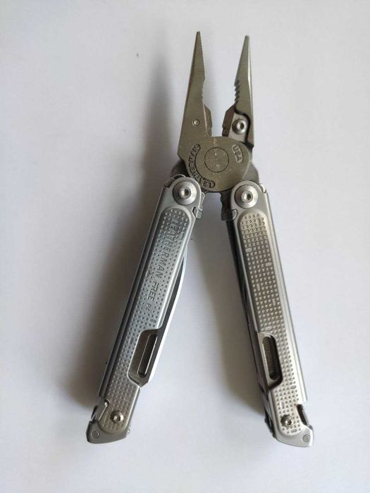 Мультитул Leatherman Free P4