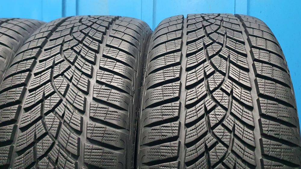 255/45 R20 Sprzedam opony zimowe Goodyear ! Rok 2024
