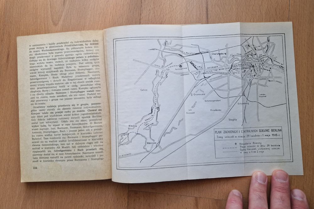 Ostatnie dni Hitlera - Trevor Roper + W kręgu Hitlera - M. Podkowiński