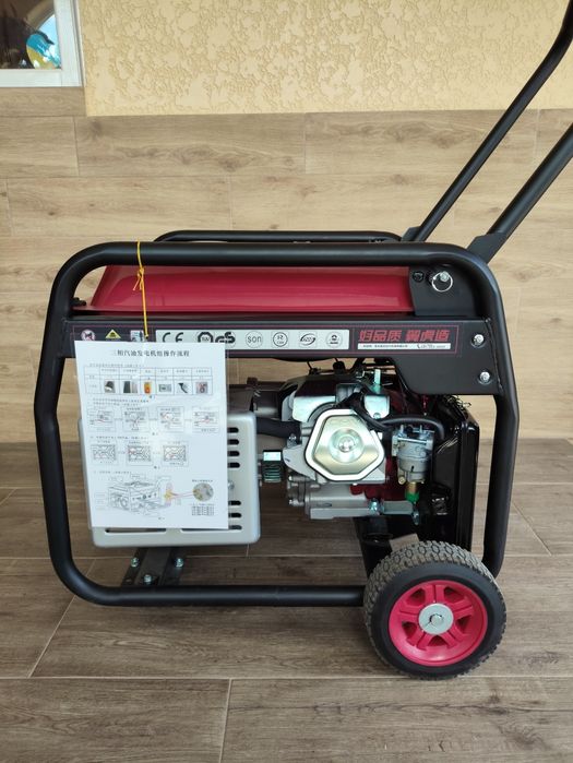 Бензиновий генератор трифазний чотиритактний EF Power YH6500-IV .