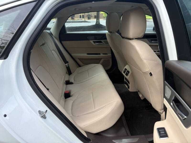 2017 Jaguar XF 35t Premium