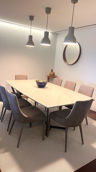 Mesa de Jantar com 8 Cadeiras