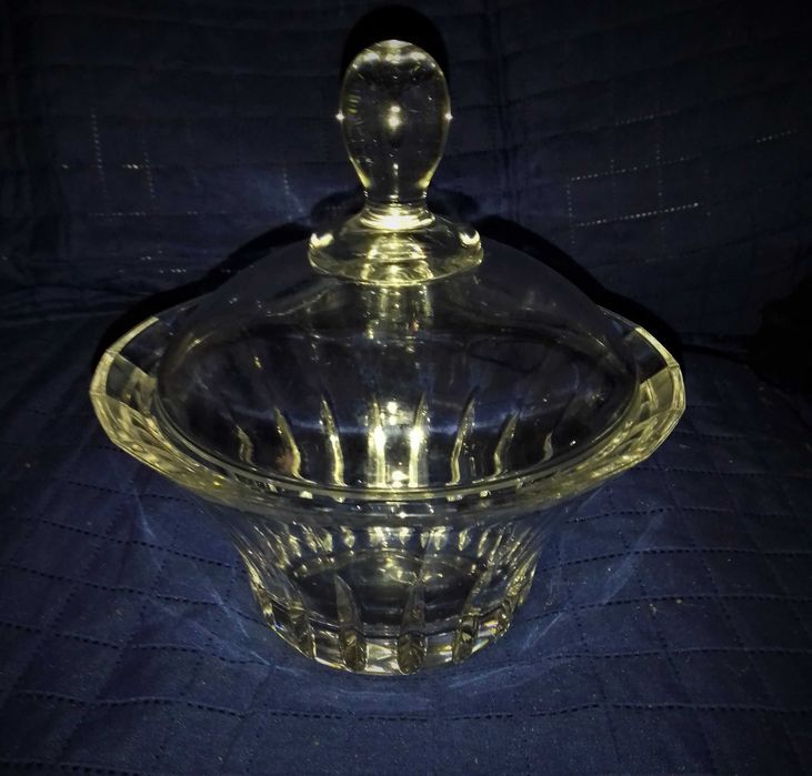 Glass candy jar423701769974589440