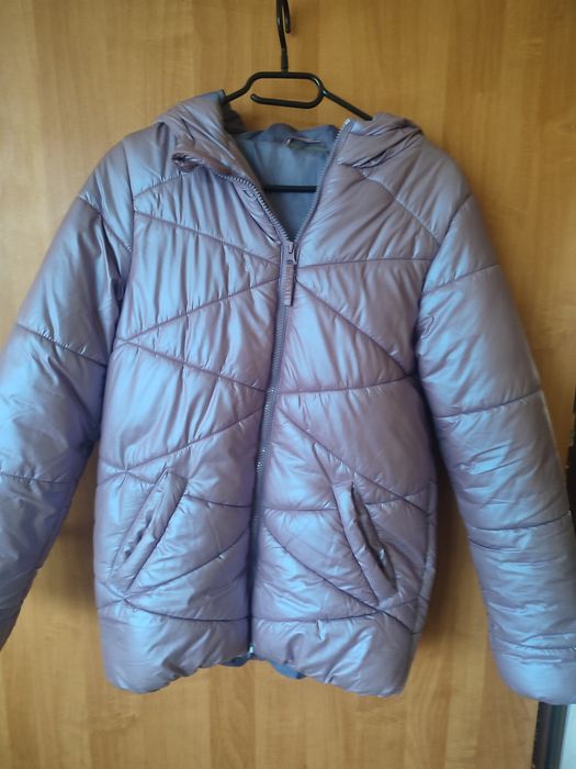 Kurtka fioletowa z kapturem rozmiar 164 cm