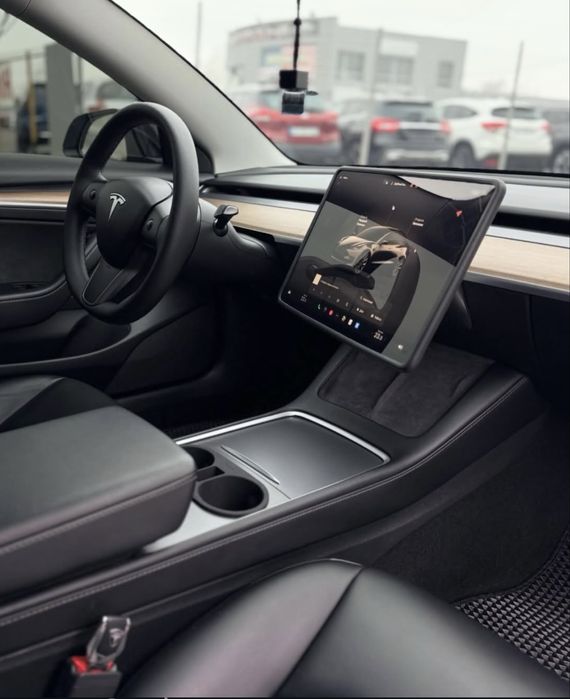 Продам Tesla model 3