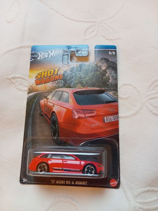 Hot wheels 17 Audi RS 6 AVANT