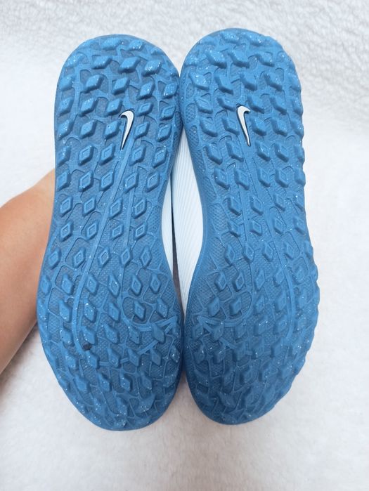 Оригінал Nike, 35.5 розмір, устілка 22.5 см, футзалки, сороконіжки для хлопчика