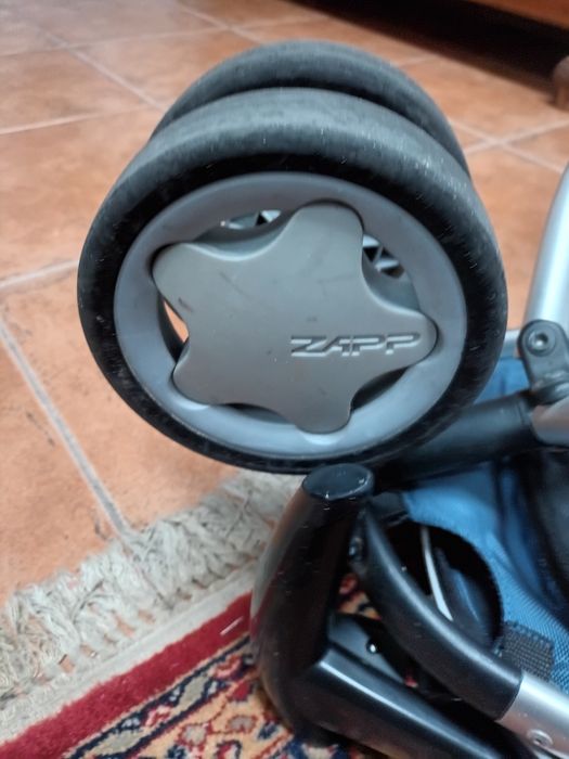 Carrinho ligeiro para criança
