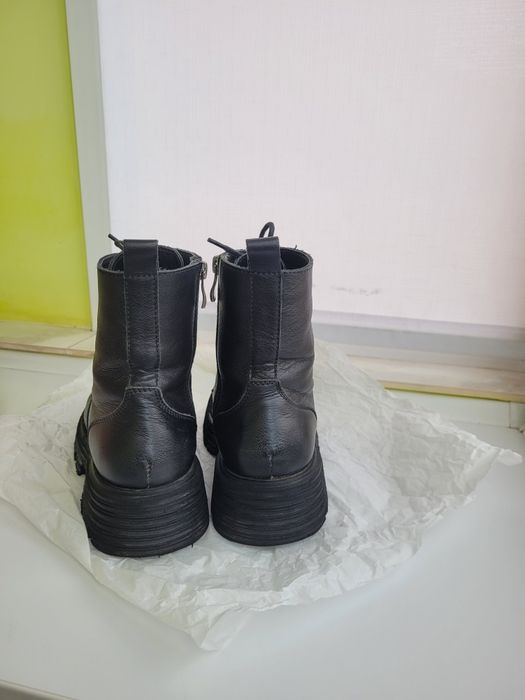 Зимові шкіряні черевики, ботінки 37 розмір