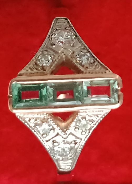 Кольцо ссср 750 с бриллиантами изумрудами діамантами смарагдами