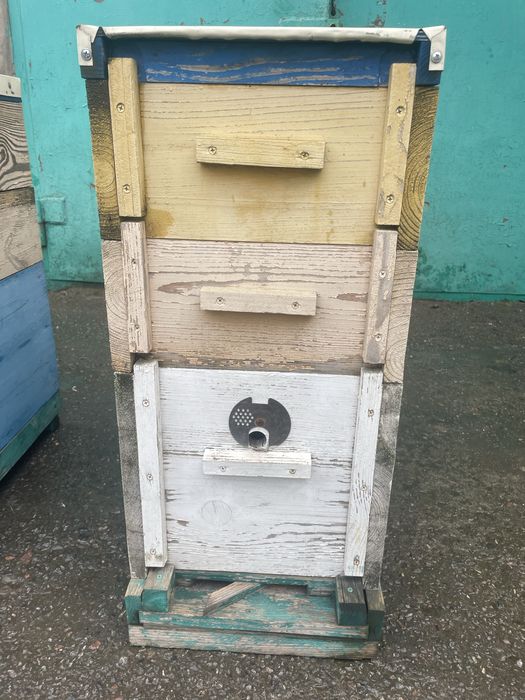 Продаю вулики 100(шт) рамки, медогонку, стіл… для пасіки