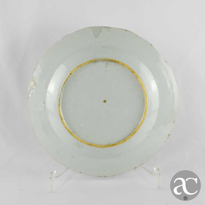 Prato em porcelana da China período Qianlong, séc. XVIII, Família Rosa