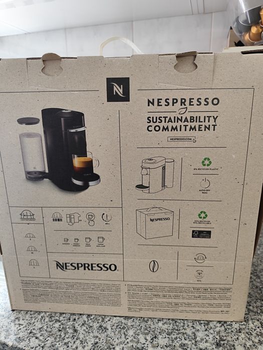 Máquina de café Vertuo Plus (Nespresso)