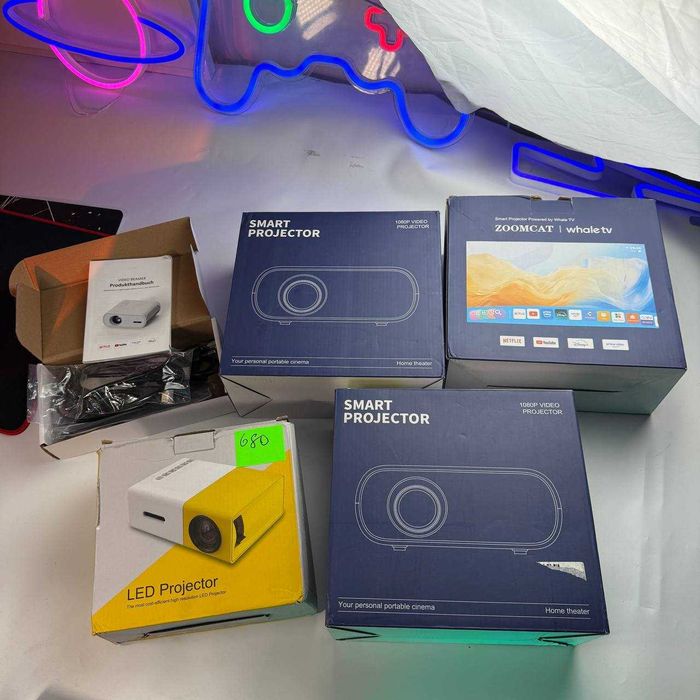 Проектор Cheerlux C10 LED 2600 lumen динаміками YouTube Megogo Netflix