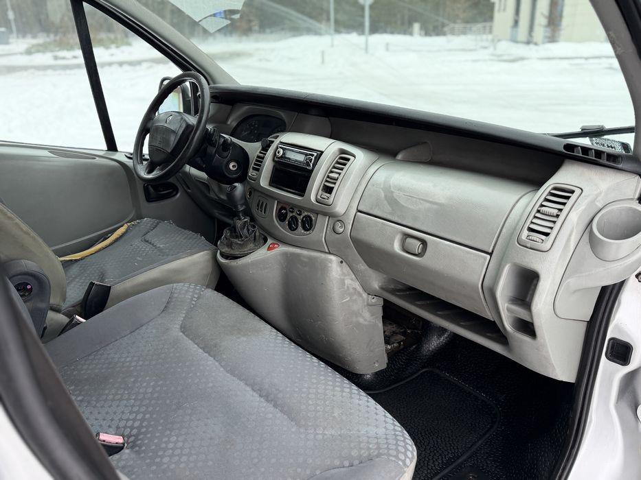 Renault Trafic 2.0 115KM6 biegów_ L2H1 LONG_9 osobowy_Passenger_Klima