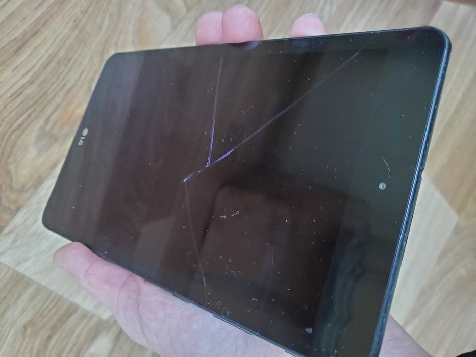 Планшет  LG V530