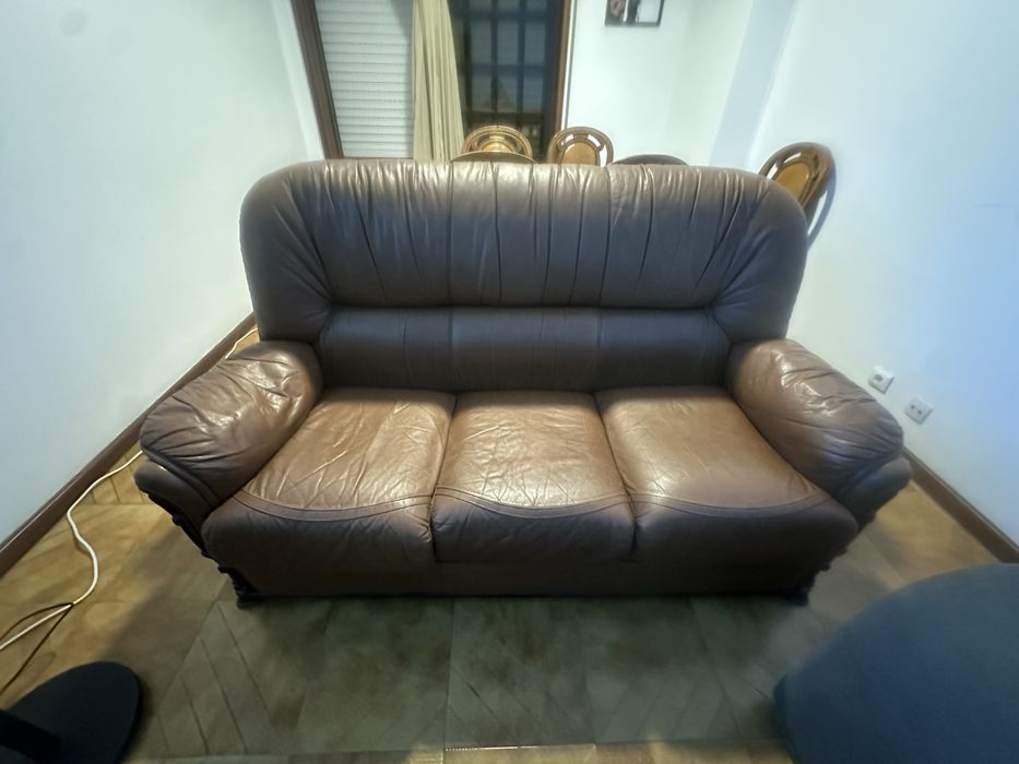 Conjunto de 1 sofas e 2 poltronas  em otimo estado