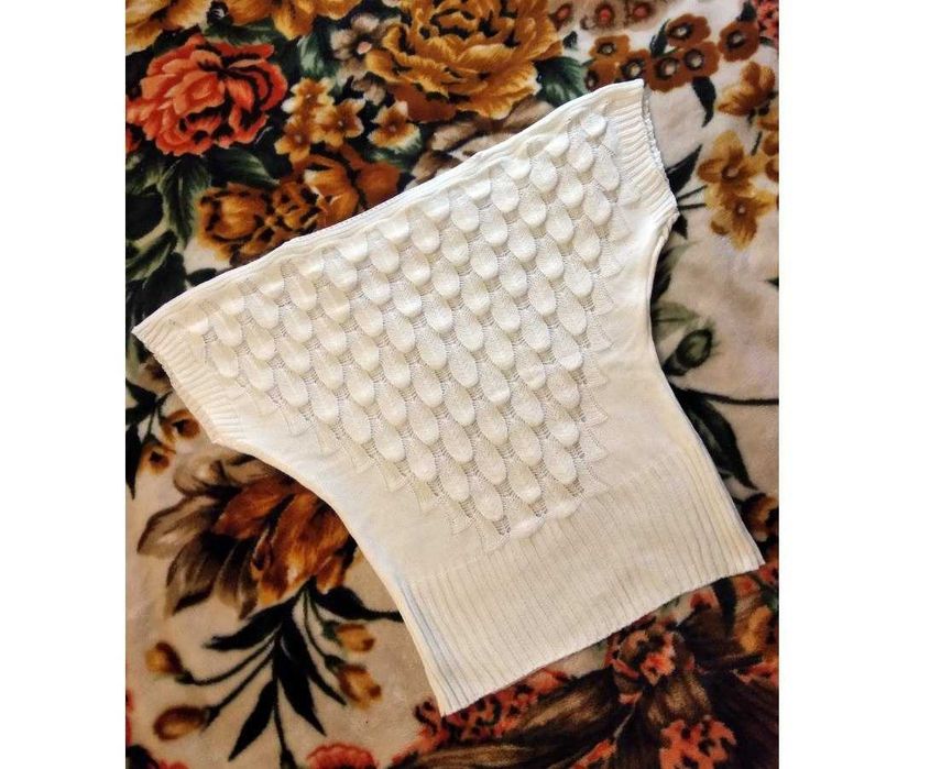 Молочна кофта акріл жилет кофта на девочку молочная вязаная 158-164р