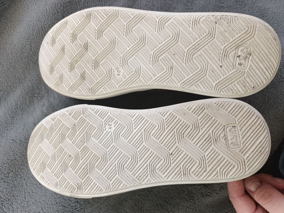 Продам лофери 40 розмір