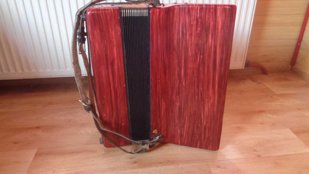 Sprzedam akordeon Weltmeister Amigo 120 basów