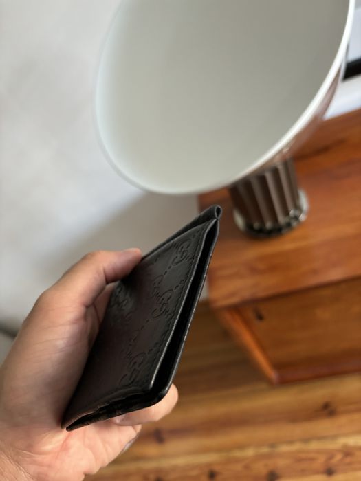 Carteira Gucci original com clip para notas