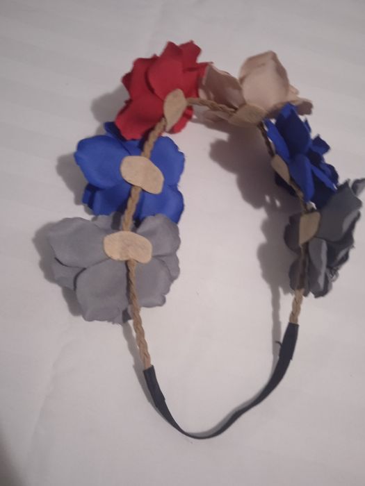 обруч з квітами святковий Вінок на голову на резинці 56-64 см