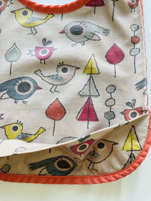 Śliniak śliniaczek wodoodporny z kieszonką