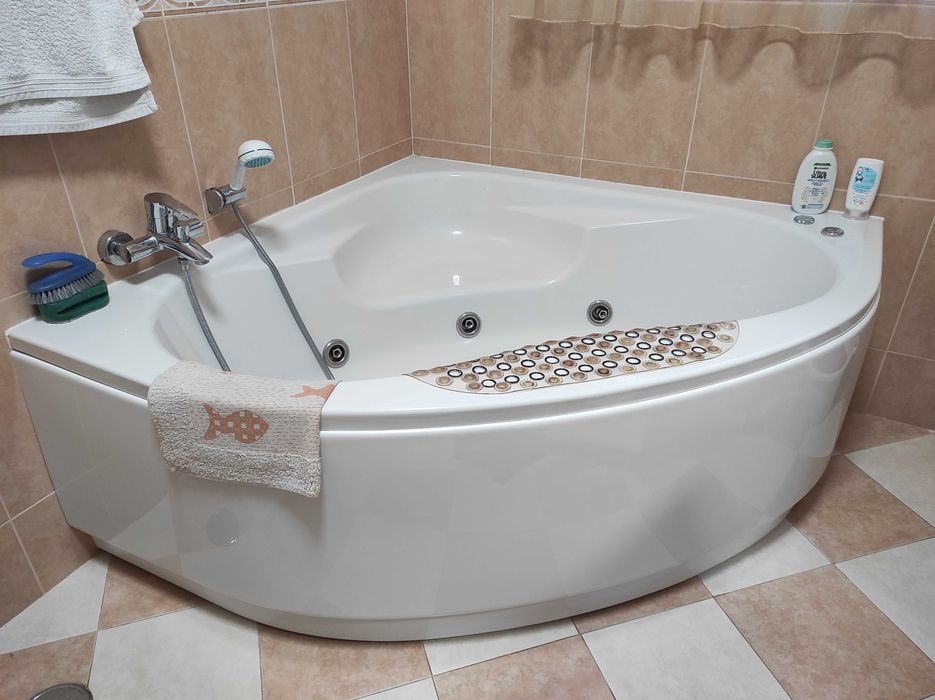 Banheira com Jacto água