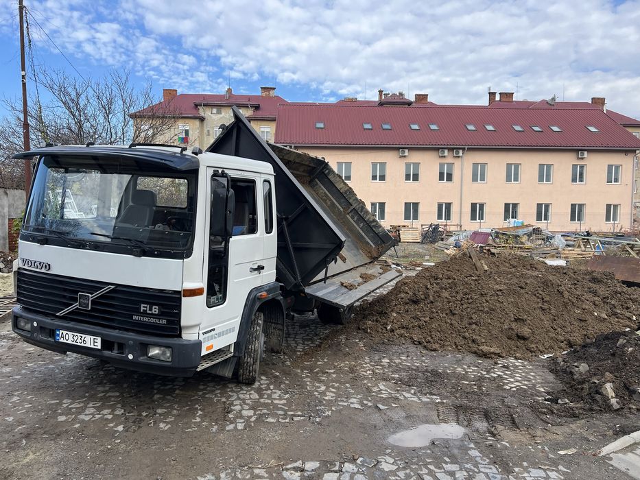 Доставка грузів, сиручих матеріалів, вивіз сміття робота з ескаватором