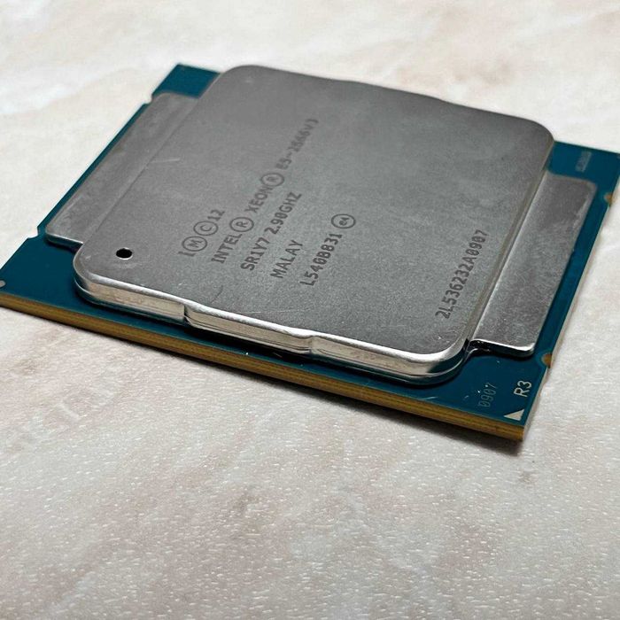 Intel Xeon E5-2666 v3